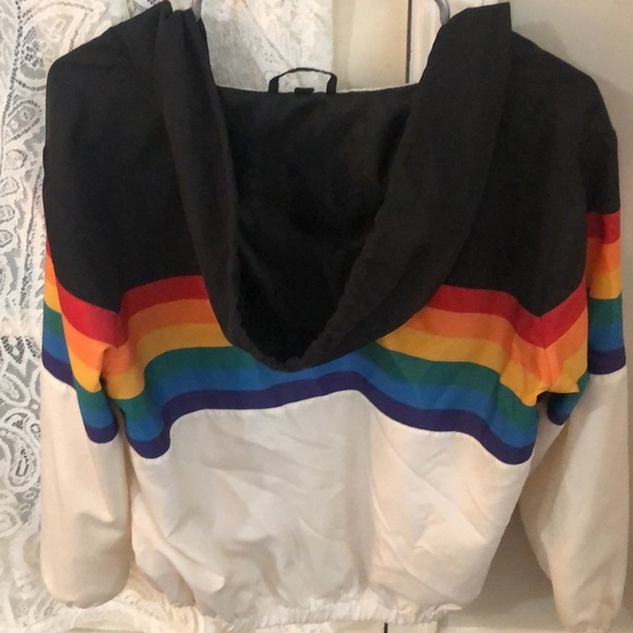 Colourful windbreaker - Picture 3 of 3